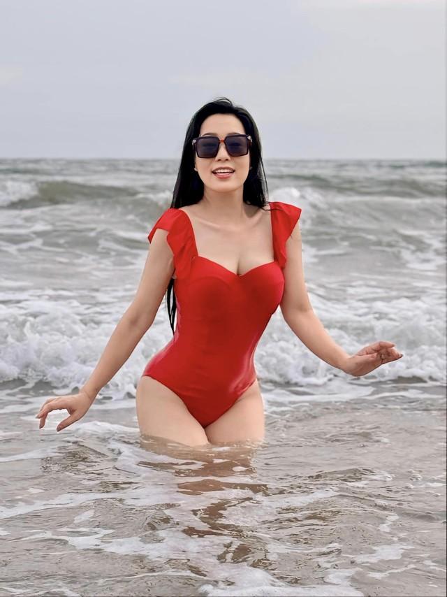 Nhan sắc gợi cảm, trẻ mãi không già tuổi U55 của NSND là Giám đốc, Phó chủ tịch hội sân khấu TP.HCM-6