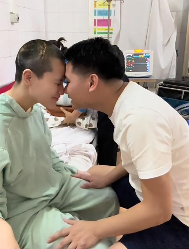 Vợ bầu bất ngờ lâm trọng bệnh, chồng kề bên 15 tiếng/ngày: 90 ngày tạo nên điều kỳ diệu-3