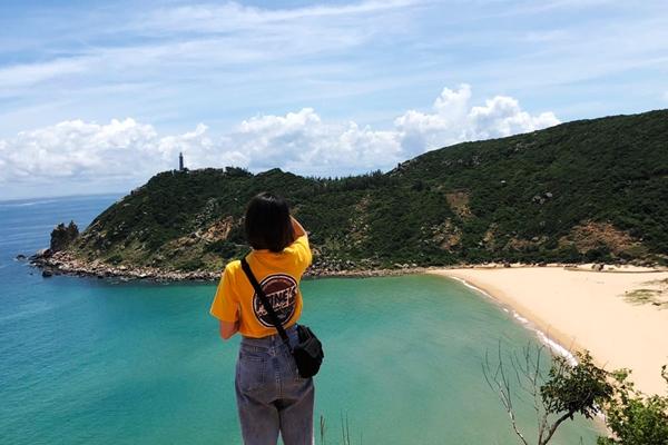 Bảo mẫu sốc khi tìm thấy camera ẩn trong phòng tắm gia đình-2