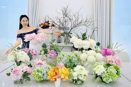 Biệt thự tiền tỷ ngập tràn hoa tươi của vợ chồng Thủy Tiên - Công Vinh