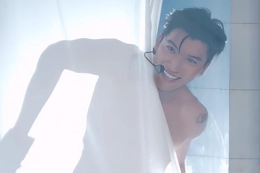 Anh trai say hi: Anh Tú bị bỏng, Isaac sụt gần 5kg, Hieuthuhai cởi áo khoe thân-5