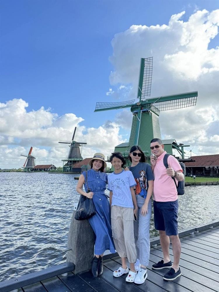 Sao Việt cho dàn quý tử, ái nữ du lịch hè sang chảnh, nhà Bình Minh đi 6 nước, nhà Lý Hải nghỉ dưỡng ở đảo thiên đường-9