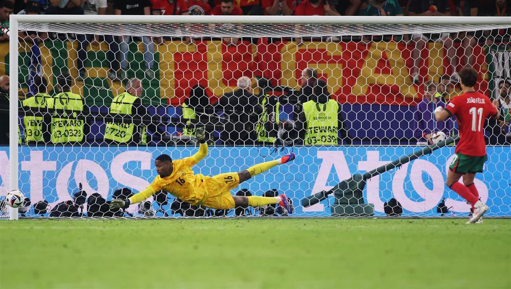 EURO 2024: Nước mắt Pepe và thất vọng Ronaldo-2