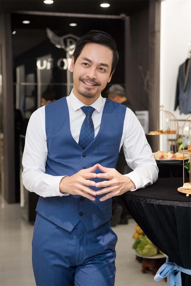Từng cạo đầu xuất gia gieo duyên, MC Phan Anh giờ ra sao