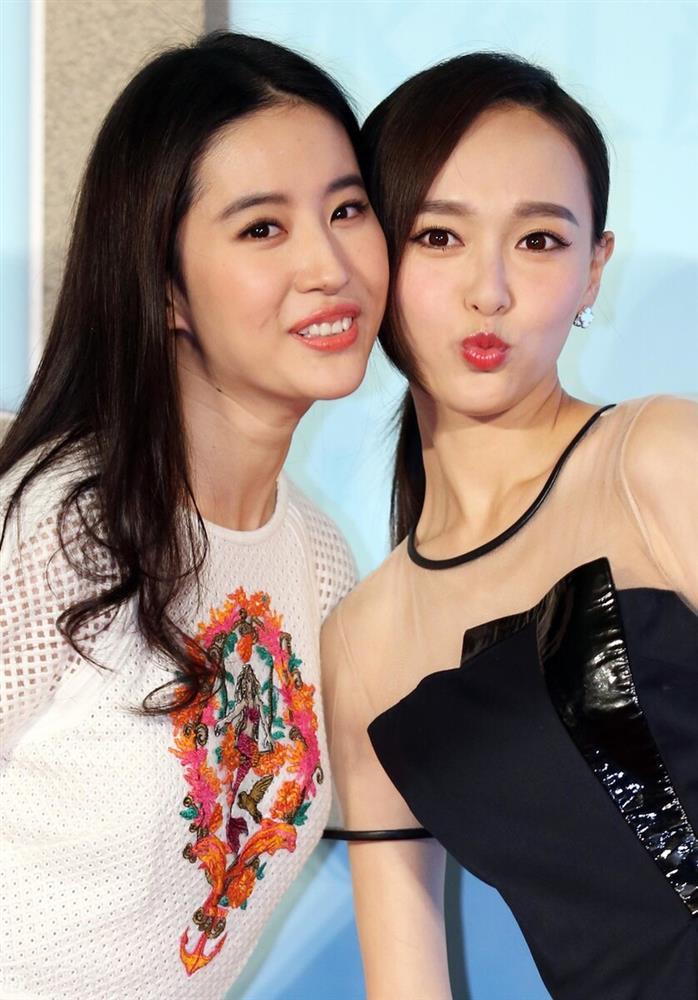 Lưu Diệc Phi và Đường Yên: Tình bạn suốt 10 năm từ màn ảnh đến đời thực khiến dân tình ngưỡng mộ-3