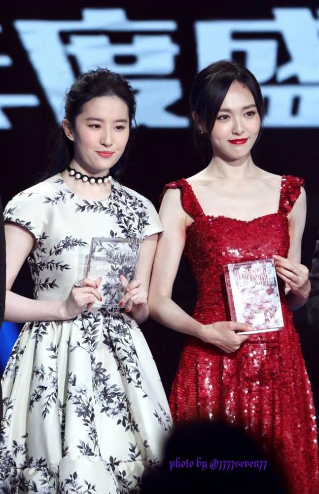 Lưu Diệc Phi và Đường Yên: Tình bạn suốt 10 năm từ màn ảnh đến đời thực khiến dân tình ngưỡng mộ-4