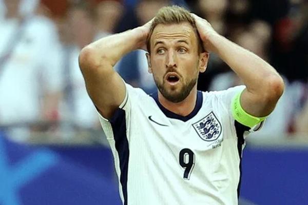 Tại sao Cristiano Ronaldo bị cấm mở kênh YouTube hoặc tài khoản TikTok?-3