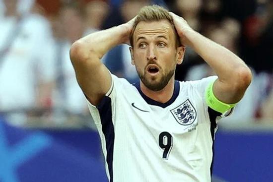Chuyên gia Anh chê Harry Kane kém như Ronaldo