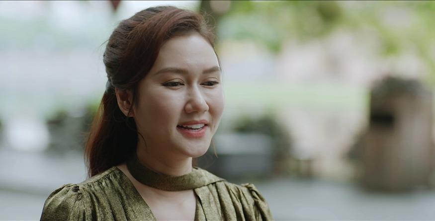 Diễn viên Hương Giang khoe dáng chuẩn bên bể bơi, thông báo tin vui-10