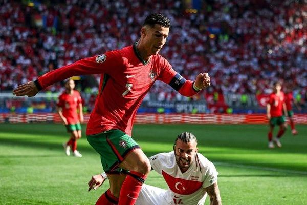 Đội hình tệ nhất EURO 2024 có Cristiano Ronaldo và 4 cầu thủ ở Ngoại hạng Anh-4
