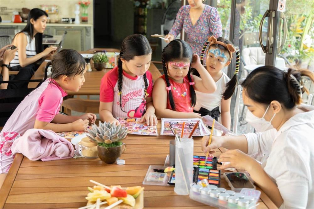 Tiệc sinh nhật cậu ấm - cô chiêu sao Việt: Lý Hải Minh Hà bao năm không mất tiền, Cường Đô La dựng hẳn vườn cổ tích-3