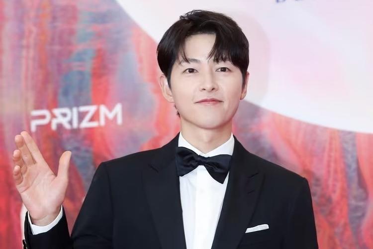 Tài tử Song Joong Ki khoe con gái mới chào đời-2