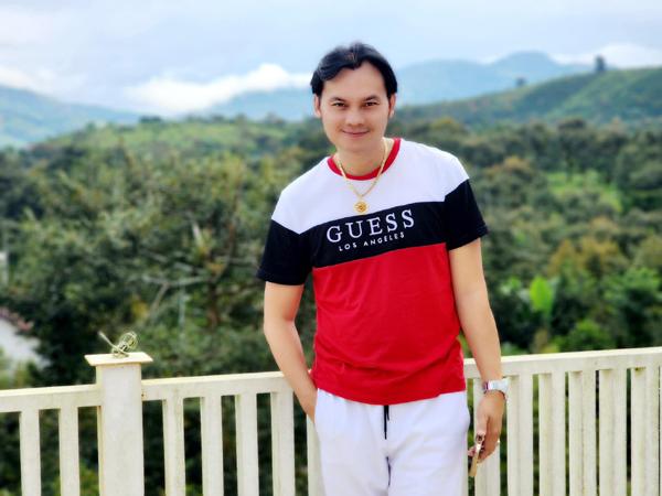 NSƯT cải lương điển trai nổi tiếng thập niên 90 giờ sống ra sao ở xứ người?-4