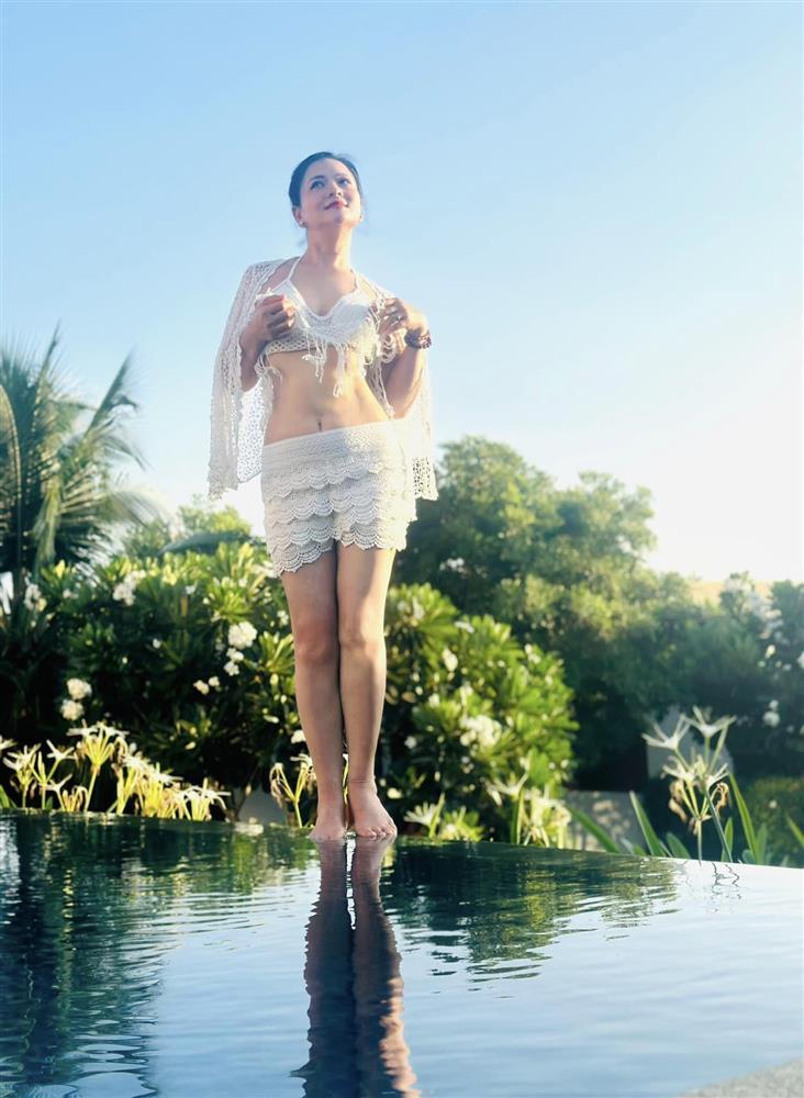 Mỹ nhân Hà thành U60 trẻ đẹp đến khó tin, vừa làm Đại tá quân đội vừa chăm chồng khéo léo thế này-2