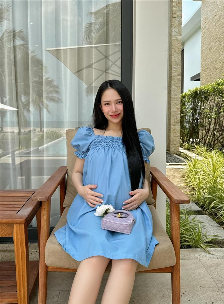 Joyce Phạm khoe ảnh mang thai lần 3, sắc vóc mẹ bầu gen Z gây chú ý-1