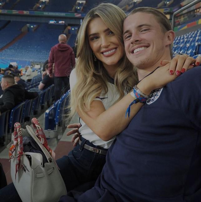 Nhan sắc vạn người mê của bạn gái tuyển thủ Anh-7