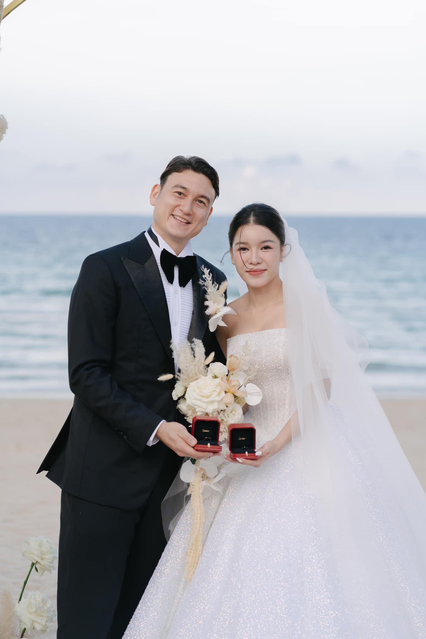 Ảnh cưới đẹp như mơ giờ mới tiết lộ của Đặng Văn Lâm-1