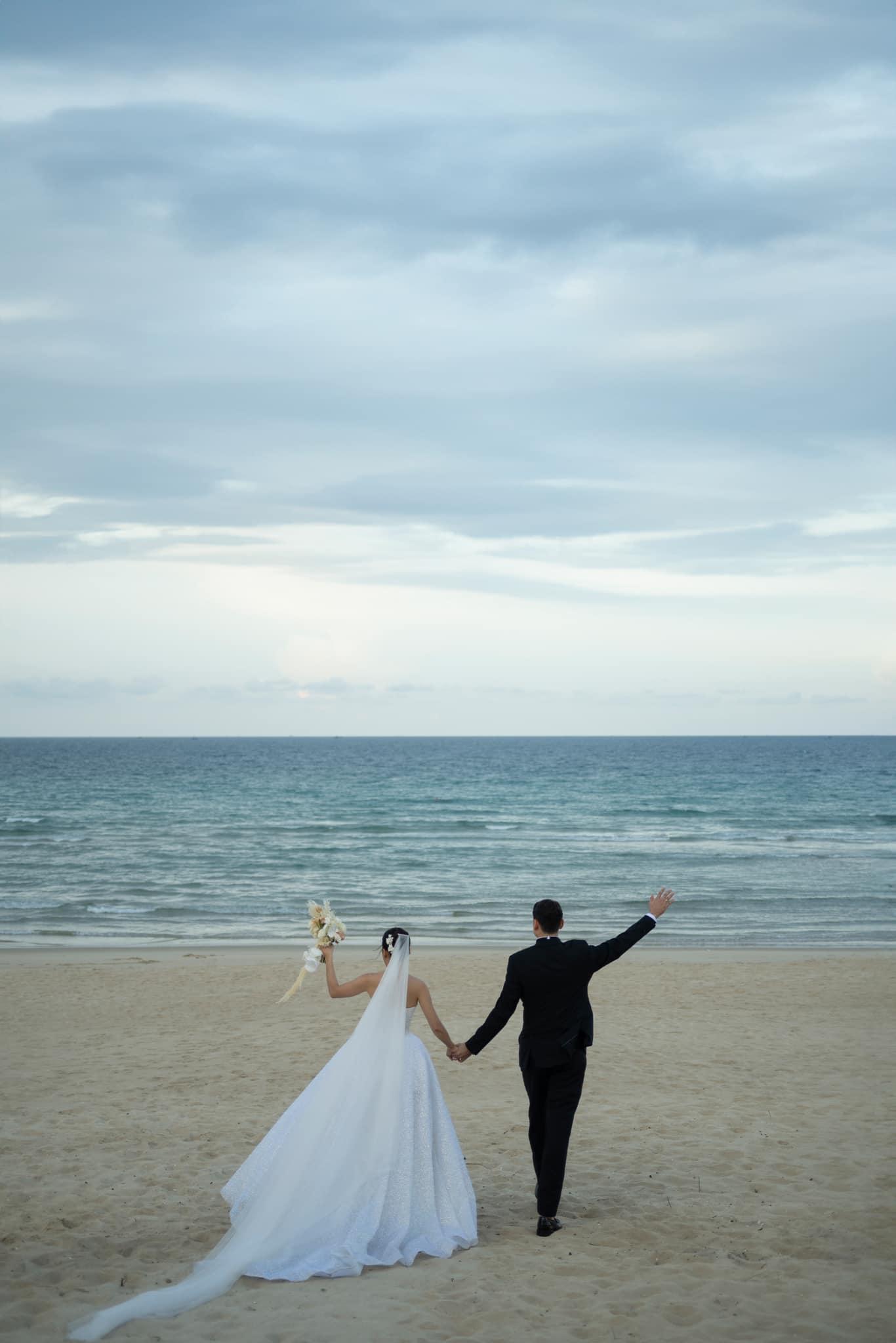 Ảnh cưới đẹp như mơ giờ mới tiết lộ của Đặng Văn Lâm-7