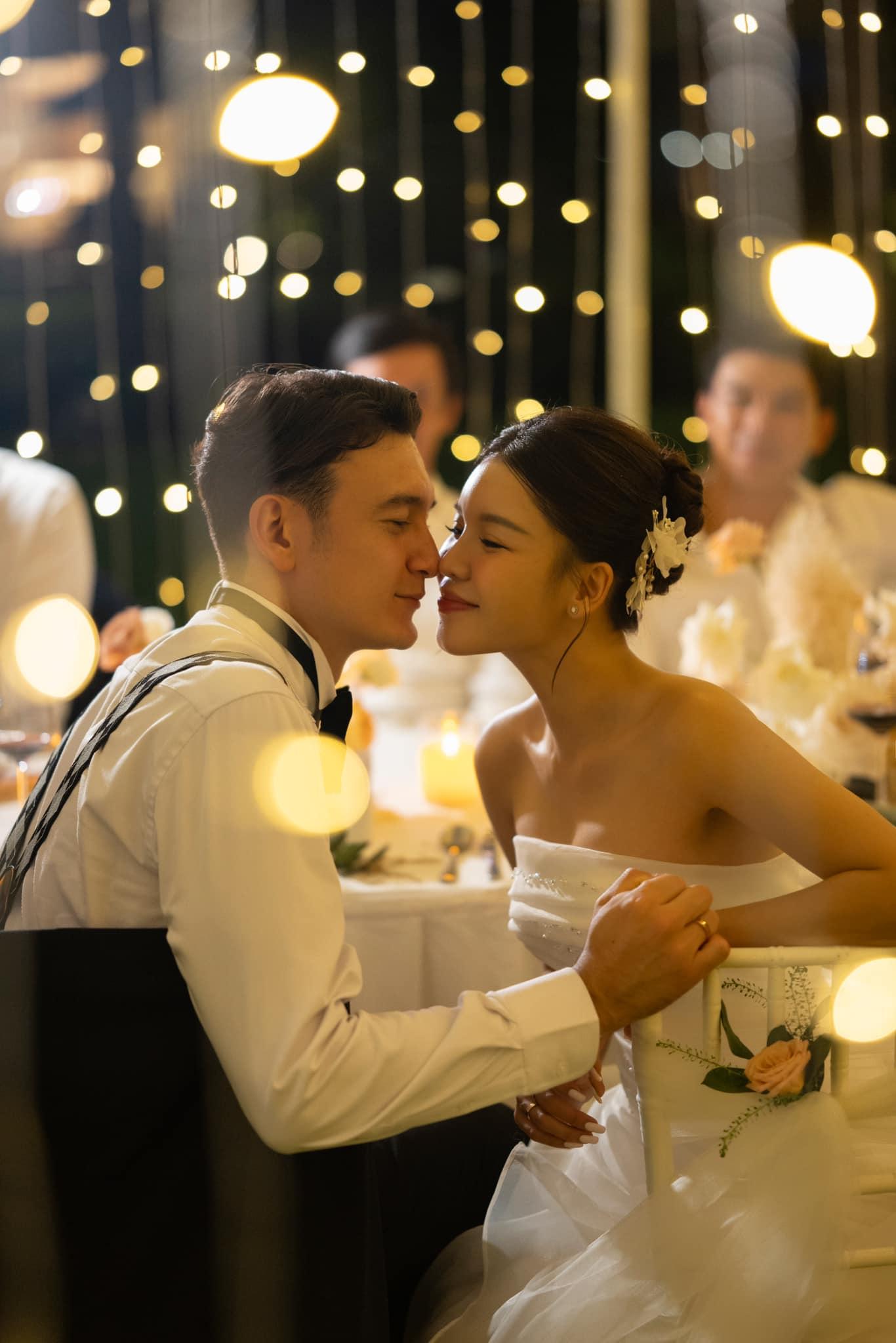 Ảnh cưới đẹp như mơ giờ mới tiết lộ của Đặng Văn Lâm-8