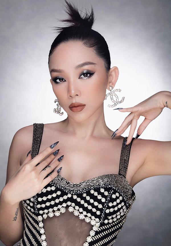 Nữ ca sĩ U40 có làn da căng mướt như tuổi đôi mươi nhờ bí quyết chăm sóc đáng tham khảo-8