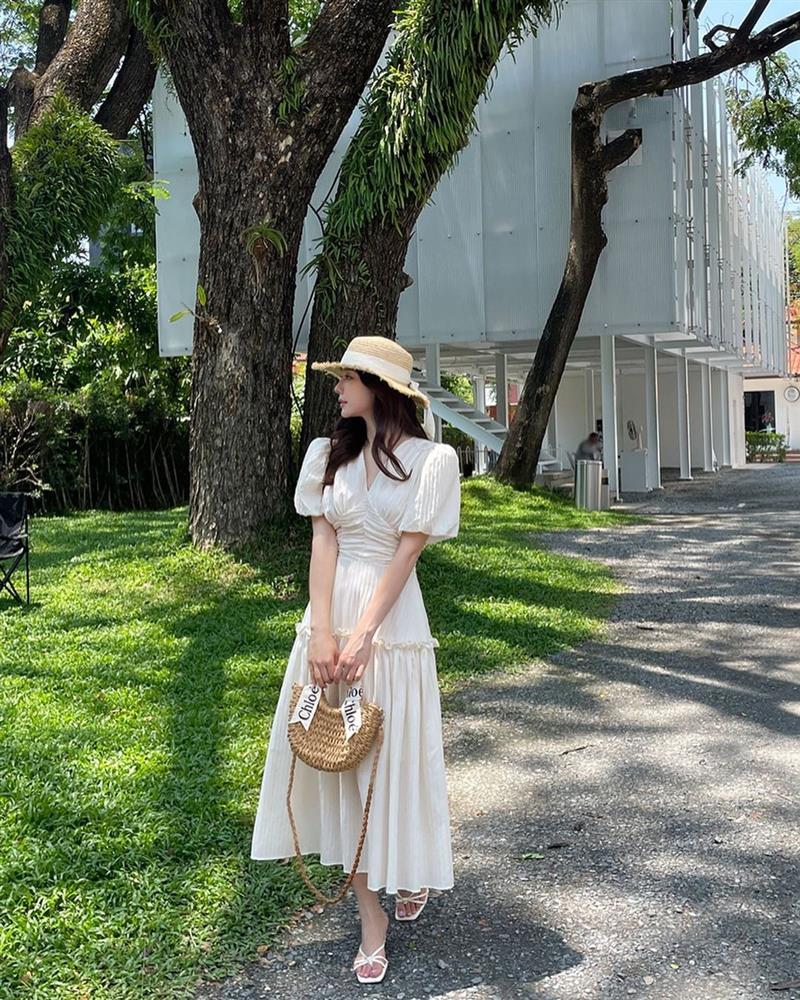 1001 kiểu váy trắng tinh khôi lên hình đẹp như nàng thơ-2