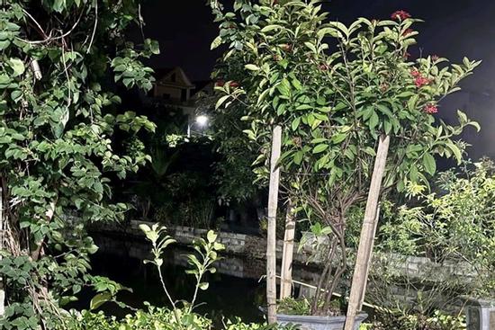 Ba bé trai đuối nước tử vong thương tâm dưới ao gần nhà