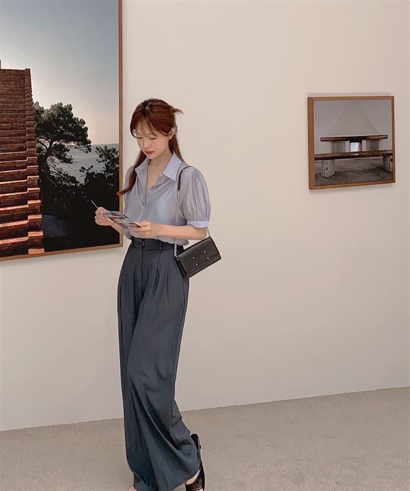 4 cách phối áo sơ mi nhẹ mát trong ngày nóng bức-2