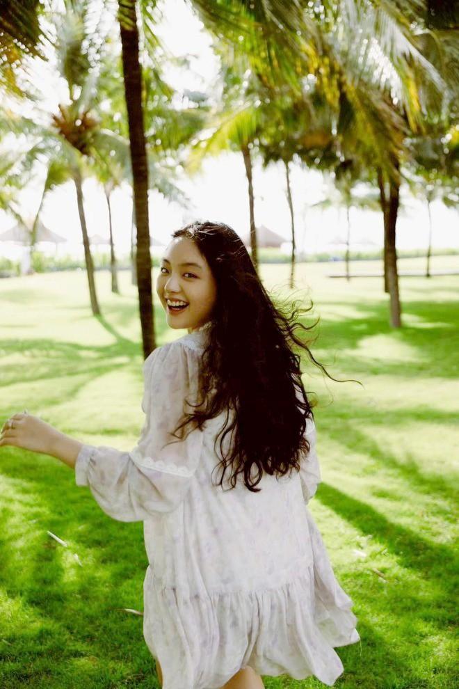 Nhan sắc trong veo tuổi 16 của nhóc tỳ đáng yêu trong Bố Ơi! Mình Đi Đâu Thế?-6