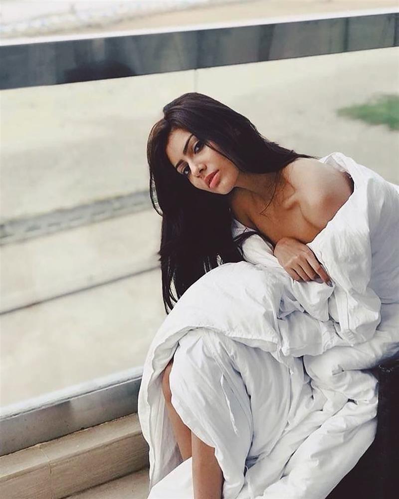 Người mẫu có 1,2 triệu người theo dõi thi Hoa hậu Hòa bình 2024-10