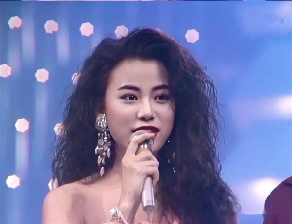 Nữ hoàng phim nóng tìm chồng ở tuổi 58 sau khi yêu đủ 13 người