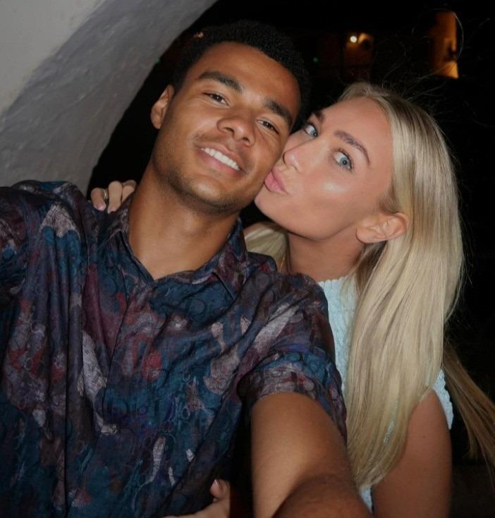 Dàn WAGs nóng bỏng, giỏi kiếm tiền của tuyển Hà Lan-3