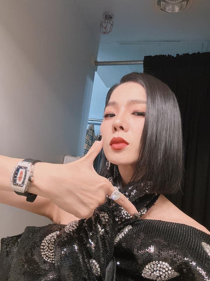 Lệ Quyên flex biệt thự triệu đô ở Mỹ: Tivi bằng nửa cái tường-7