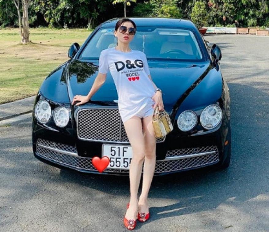 Lệ Quyên flex biệt thự triệu đô ở Mỹ: Tivi bằng nửa cái tường-8