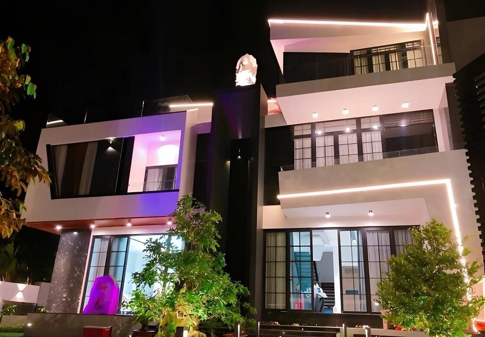 3 mỹ nam trẻ tuổi, độc thân, siêu giàu của showbiz Việt-2