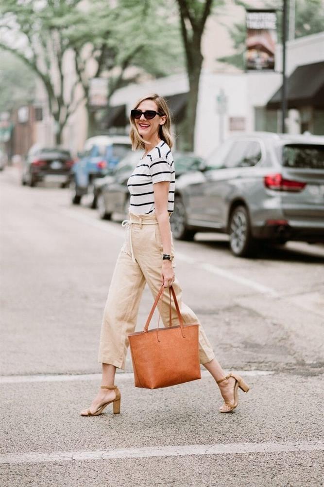 Trang phục từ vải linen giải nhiệt hè cho chị em công sở