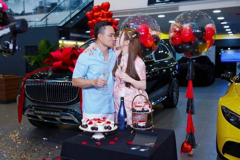 Chi Bảo tự hào con trai tốt nghiệp loại giỏi ngành luật ở Anh, chỉ một hành động của Lý Thùy Chang lộ rõ mối quan hệ mẹ kế con chồng-14