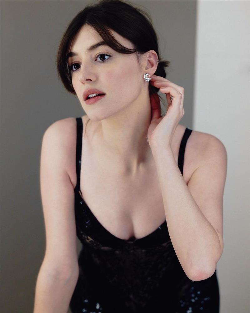 Nhan sắc gái thành thị không thua kém hoa hậu trong bom tấn 5000 tỷ-13