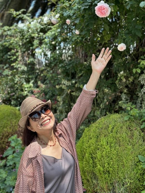 Nữ NSƯT là cháu vua Nguyễn: Đệ nhất đào thương nổi danh, tuổi 62 đẹp đài các, sống khiêm nhường-5