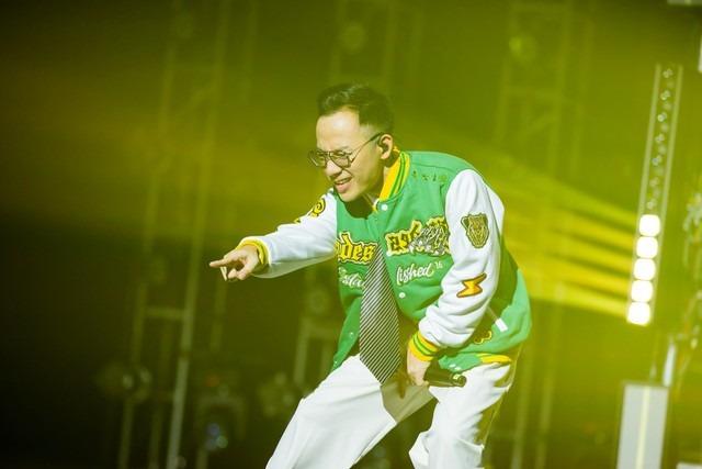 Nhan sắc xinh đẹp, trẻ trung của vợ rapper Tiến Đạt