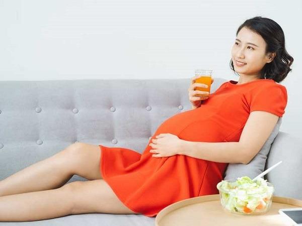 Thấy bụng cô giúp việc lùm lùm, tôi làm lớn chuyện định đuổi đi nhưng khi vỡ lẽ lại thui thủi cuốn gói rời khỏi nhà-1