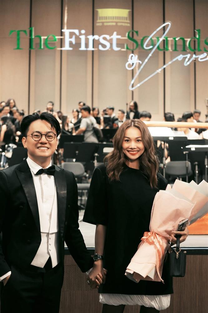 Thanh Hằng tình tứ bên ông xã nhạc trưởng, vướng nghi vấn mang bầu-2