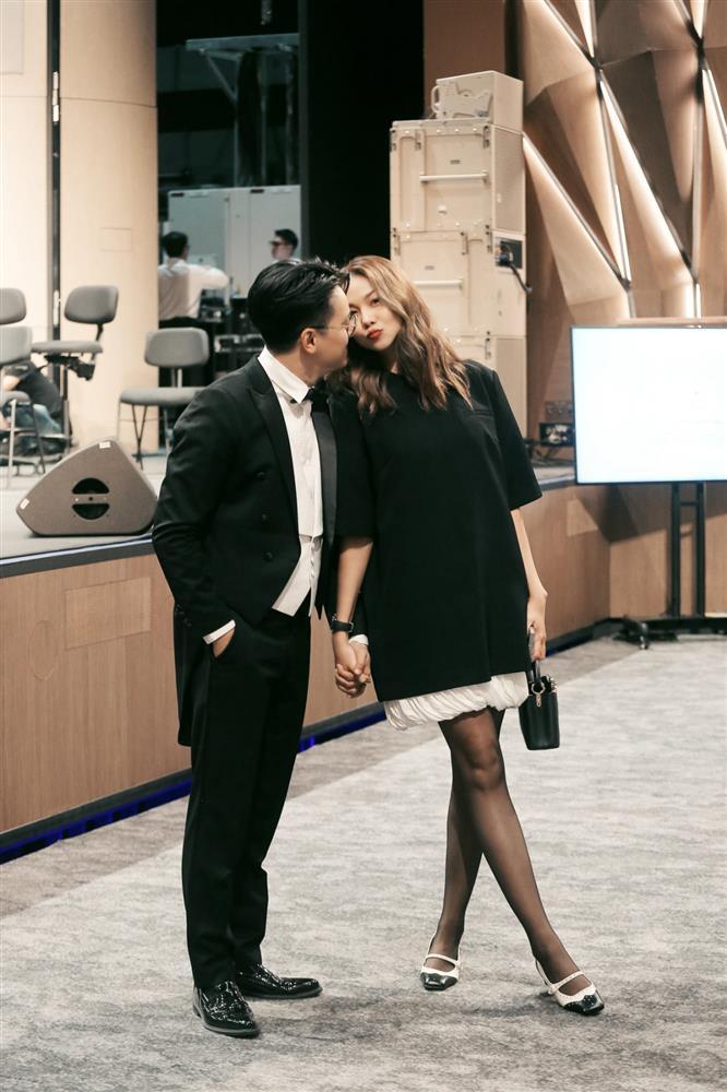 Thanh Hằng tình tứ bên ông xã nhạc trưởng, vướng nghi vấn mang bầu-3