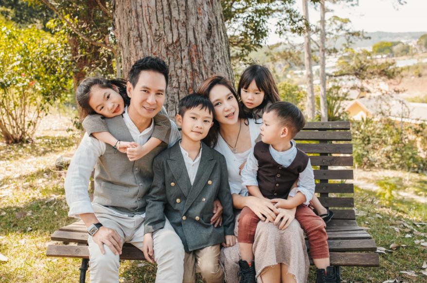 2 sao nam Việt lấy vợ là người nổi tiếng kém 17 tuổi: Ai cũng giàu khủng, hạnh phúc chứng tỏ tuổi tác chỉ là con số-4