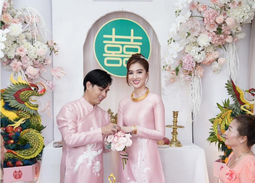 2 sao nam Việt lấy vợ là người nổi tiếng kém 17 tuổi: Ai cũng giàu khủng, hạnh phúc chứng tỏ tuổi tác chỉ là con số-7