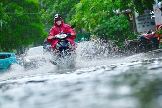 Dự báo thời tiết 14/7/2024: Hà Nội mưa to vào chiều tối
