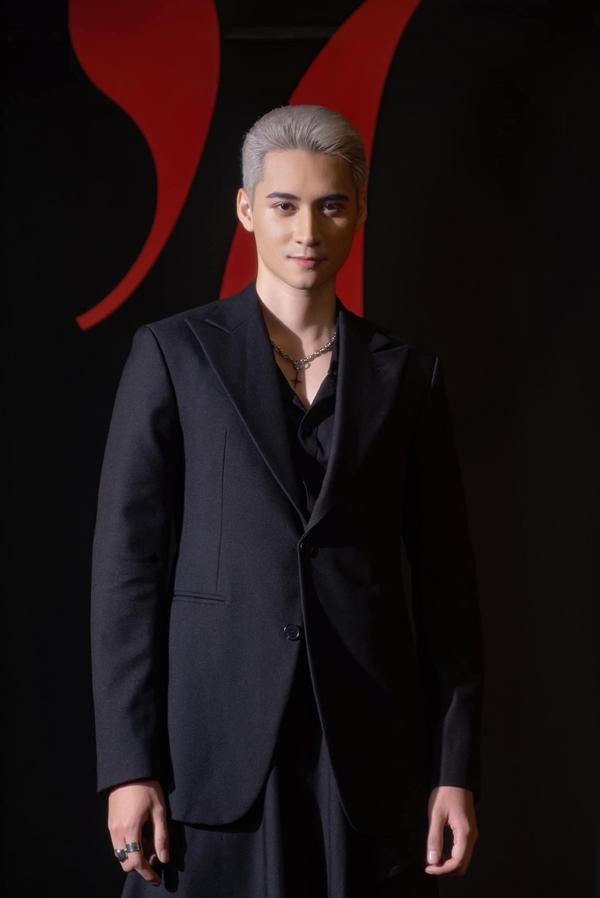 Có bố là võ sư, Mr World Vietnam 2024 Tuấn Ngọc giỏi tiếng Anh và nhiều tài lẻ-8