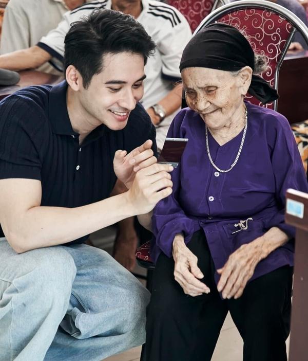 Có bố là võ sư, Mr World Vietnam 2024 Tuấn Ngọc giỏi tiếng Anh và nhiều tài lẻ-14