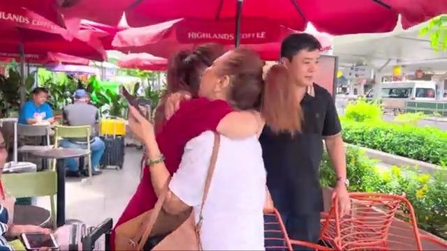 Siu Black gặp sự cố, phải gặp nhân viên sân bay để giải quyết: Người có lỗi ở đây là tôi-1