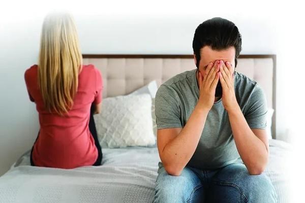 Nửa đêm thấy chồng đuổi vợ, anh hàng xóm chạy qua làm một việc khiến tôi sốc không tưởng-2