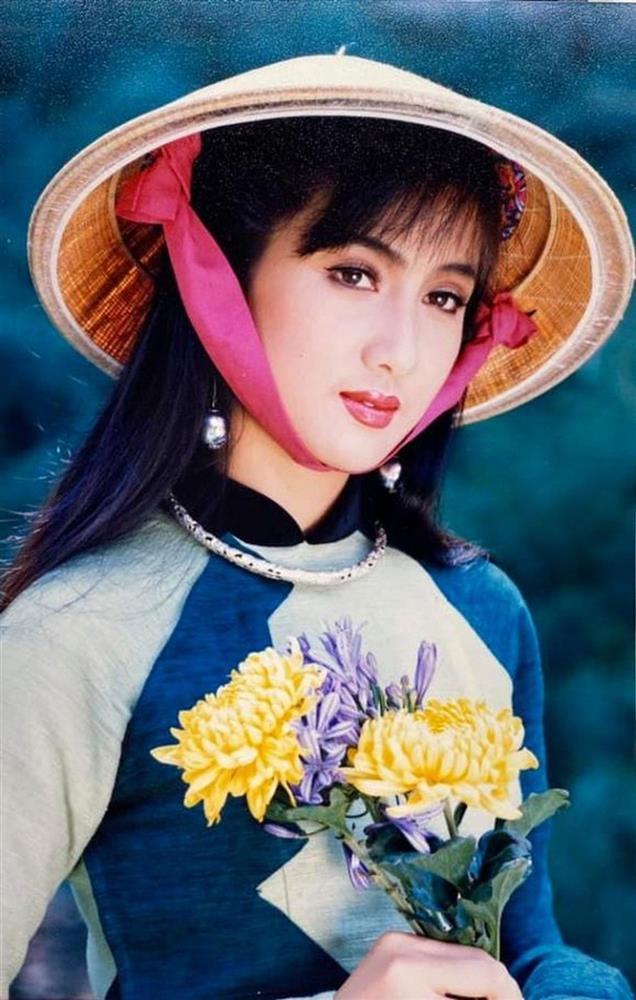 Nữ hoàng ảnh lịch từng suýt bị huỷ nhan sắc vì tai nạn, U60 ngày càng mặn mà, thích chơi tóc màu như gen Z-1